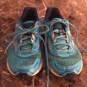 Mizuno women’s running shoes